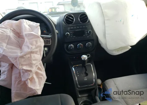 2016 Jeep Compass Sport z USA, uszkodzony, nr VIN 1C4NJCBA5GD612112